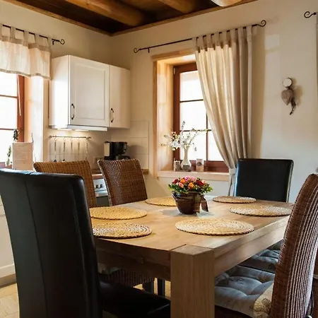 Apartment To Salamander No 15a